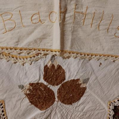 Vintage embroidered table linens - with nesting baskets Butterfly is very beautiful!