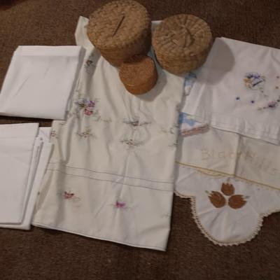 Vintage embroidered table linens - with nesting baskets Butterfly is very beautiful!