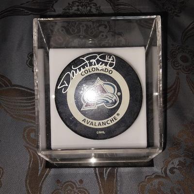 COLORADO AVALANCHE SIGNED HOCKEY PUCK AND CAP