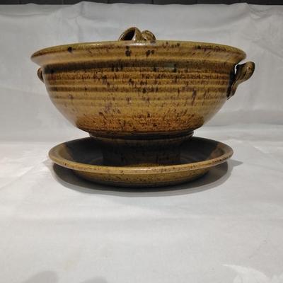 Pottery pot with lid and drip plate