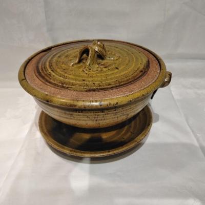 Pottery pot with lid and drip plate