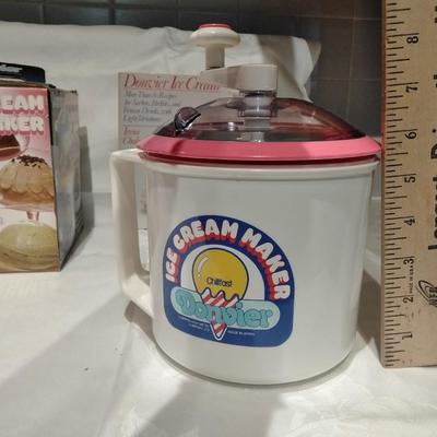 Ice cream maker with accessories