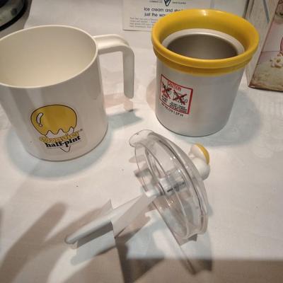 Ice cream maker with accessories