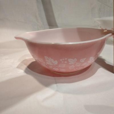 Two Gooseberry print Pyrex nesting bowls, Pink gooseberry & white Gooseberry