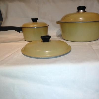 Vintage aluminum club cookware pots with lids