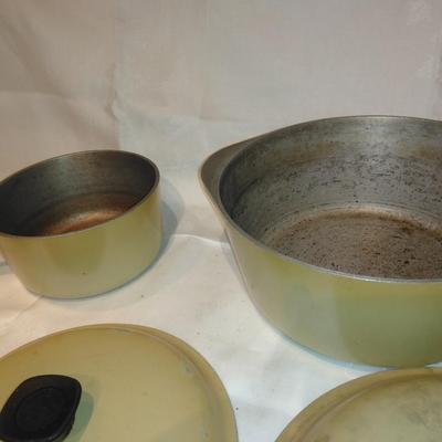 Vintage aluminum club cookware pots with lids