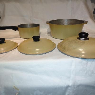 Vintage aluminum club cookware pots with lids