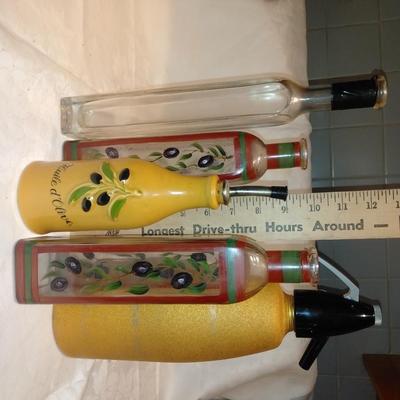 Kitchen oils and cooking fluid bottles