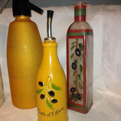 Kitchen oils and cooking fluid bottles