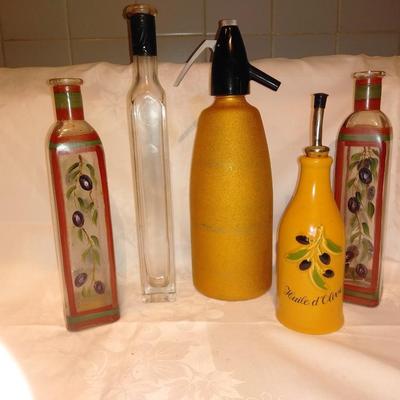 Kitchen oils and cooking fluid bottles