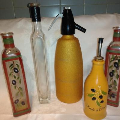 Kitchen oils and cooking fluid bottles