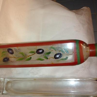 Kitchen oils and cooking fluid bottles
