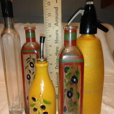 Kitchen oils and cooking fluid bottles
