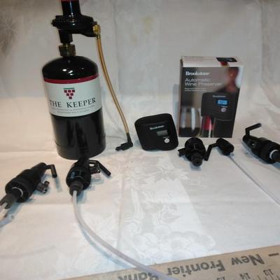 Brookstone automatic wine Preserver with accessories