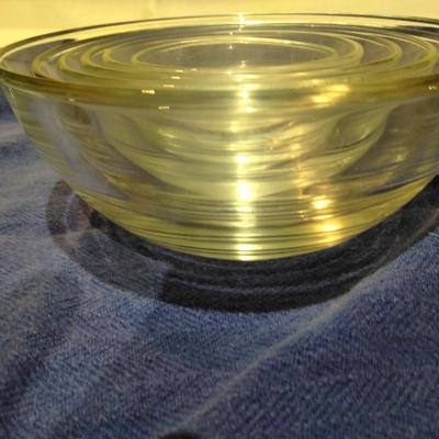 Clear glass nesting bowls