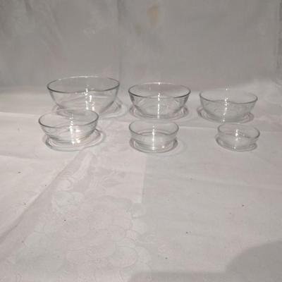 Clear glass nesting bowls