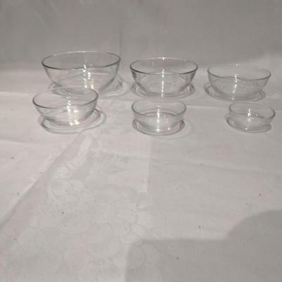 Clear glass nesting bowls