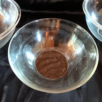 Nesting glass bowls