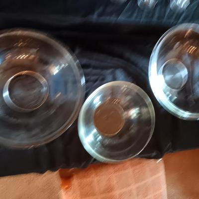 Nesting glass bowls