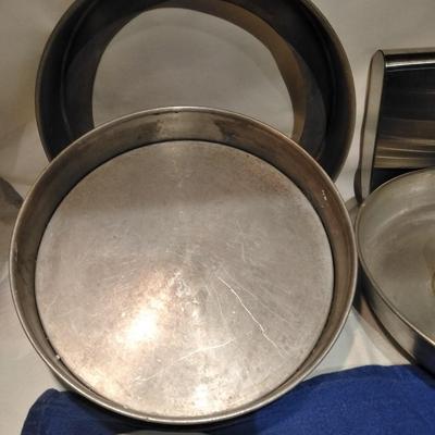 cake and cupcake pans