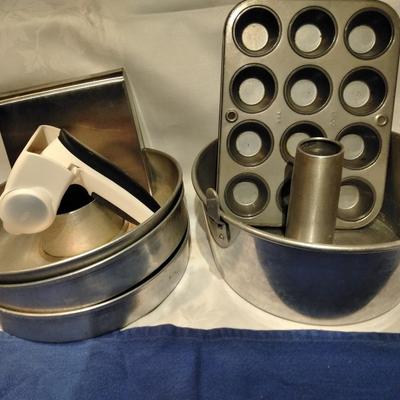 cake and cupcake pans