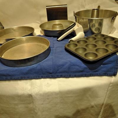 cake and cupcake pans