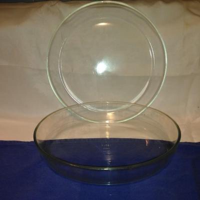 glass cake/pie pan with serving plate