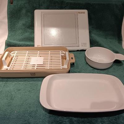 Conair Cuisine warming tray, Corningware and a microwave bacon dish
