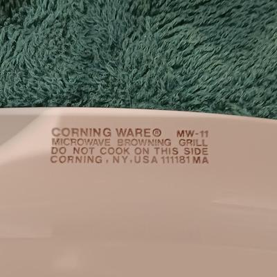 Conair Cuisine warming tray, Corningware and a microwave bacon dish