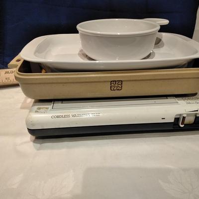 Conair Cuisine warming tray, Corningware and a microwave bacon dish