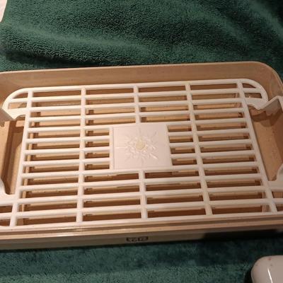 Conair Cuisine warming tray, Corningware and a microwave bacon dish