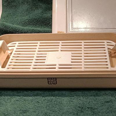 Conair Cuisine warming tray, Corningware and a microwave bacon dish