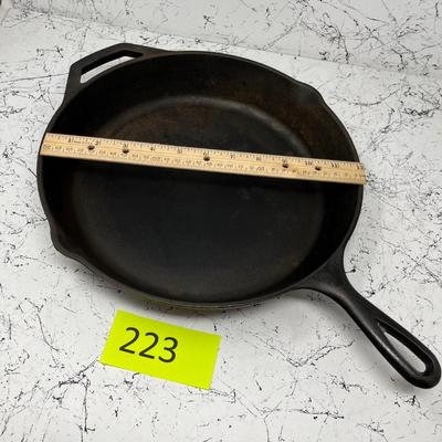12â€ Lodge Cast Iron Skillet