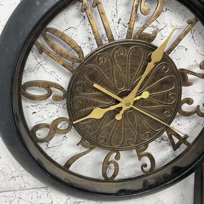 Wall clock & alarm clock radio