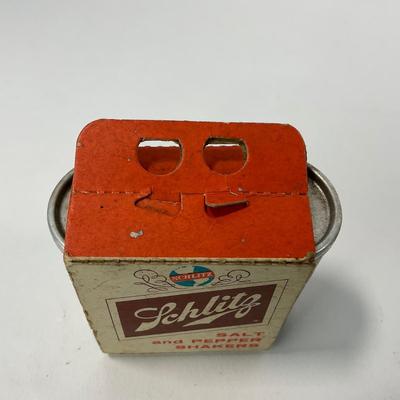 -101- COLLECTIBLE | 1961 Schlitz Salt & Pepper Shakers In Packaging