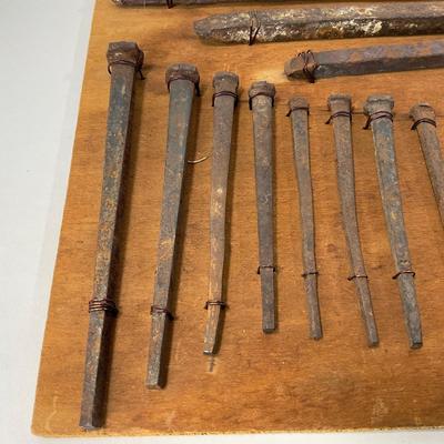 -105- COLLECTIBLE | 1800â€™s Nail Display