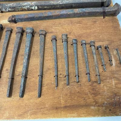 -105- COLLECTIBLE | 1800â€™s Nail Display