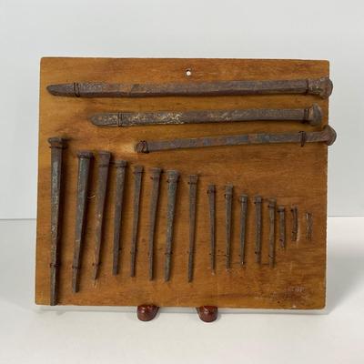 -105- COLLECTIBLE | 1800â€™s Nail Display