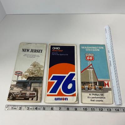 -108- COLLECTIBLE | Vintage Gas Station Road Maps