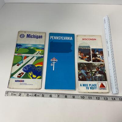 -108- COLLECTIBLE | Vintage Gas Station Road Maps