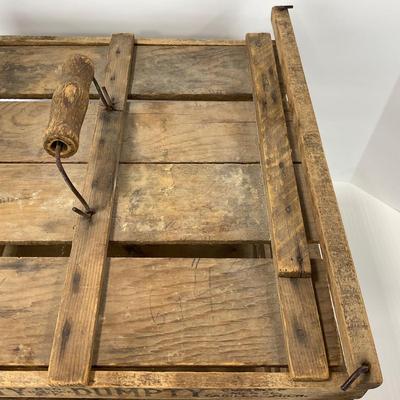 -120- VINTAGE | Early Humpty Dumpty Egg Crate