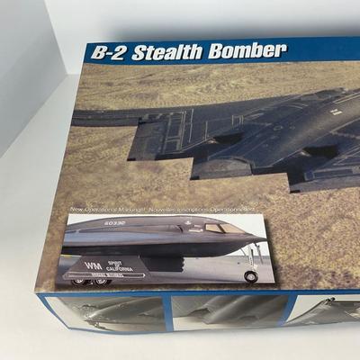 -128- MODEL | B-2 Stealth Bomber Model Kit 1:72 Scale