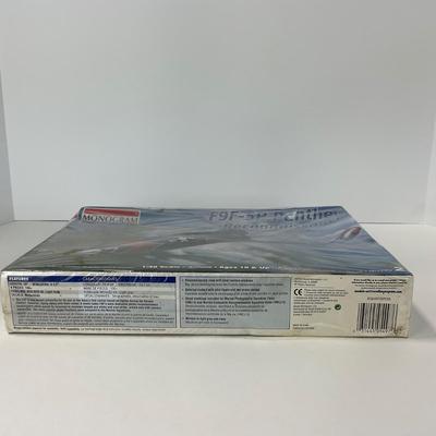 -130- MODEL | Sealed Monogram F9F-5P Panther Reconnaissance Jet 1:48 Scale