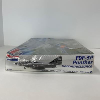 -130- MODEL | Sealed Monogram F9F-5P Panther Reconnaissance Jet 1:48 Scale