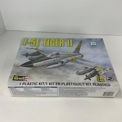 -131- MODEL | Sealed F-5E Tiger II Model Kit 1:48 Scale