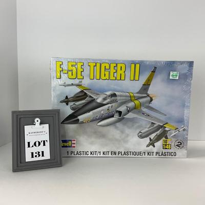 -131- MODEL | Sealed F-5E Tiger II Model Kit 1:48 Scale