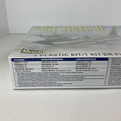 -131- MODEL | Sealed F-5E Tiger II Model Kit 1:48 Scale