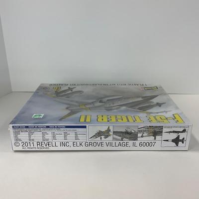 -131- MODEL | Sealed F-5E Tiger II Model Kit 1:48 Scale