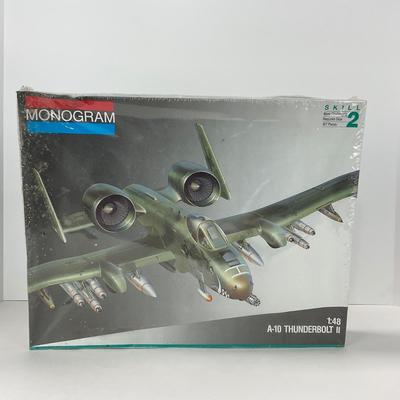 -132- MODEL | Sealed Monogram A-10 Thunderbolt II Model Kit 1:48 Scale