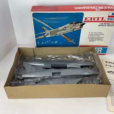 -133- MODEL | Vintage Ertl L.T.V. F-8E Crusader Model Kit 1:48 Scale